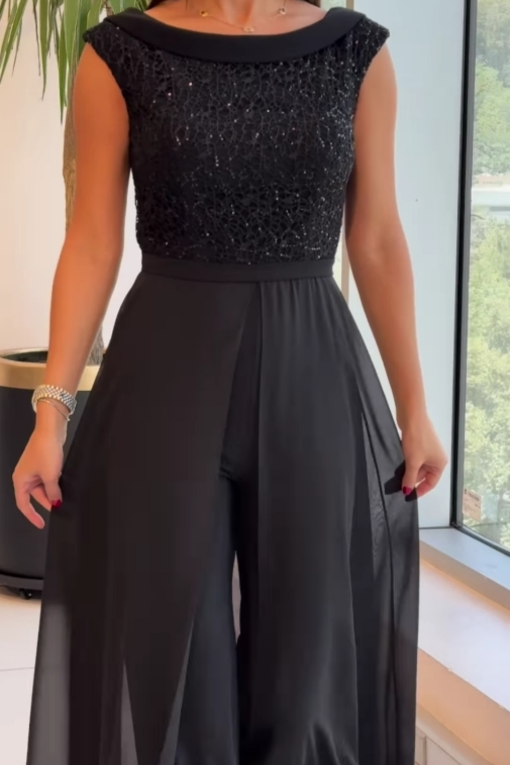 Louna | Stijlvolle mouwloze jumpsuit
