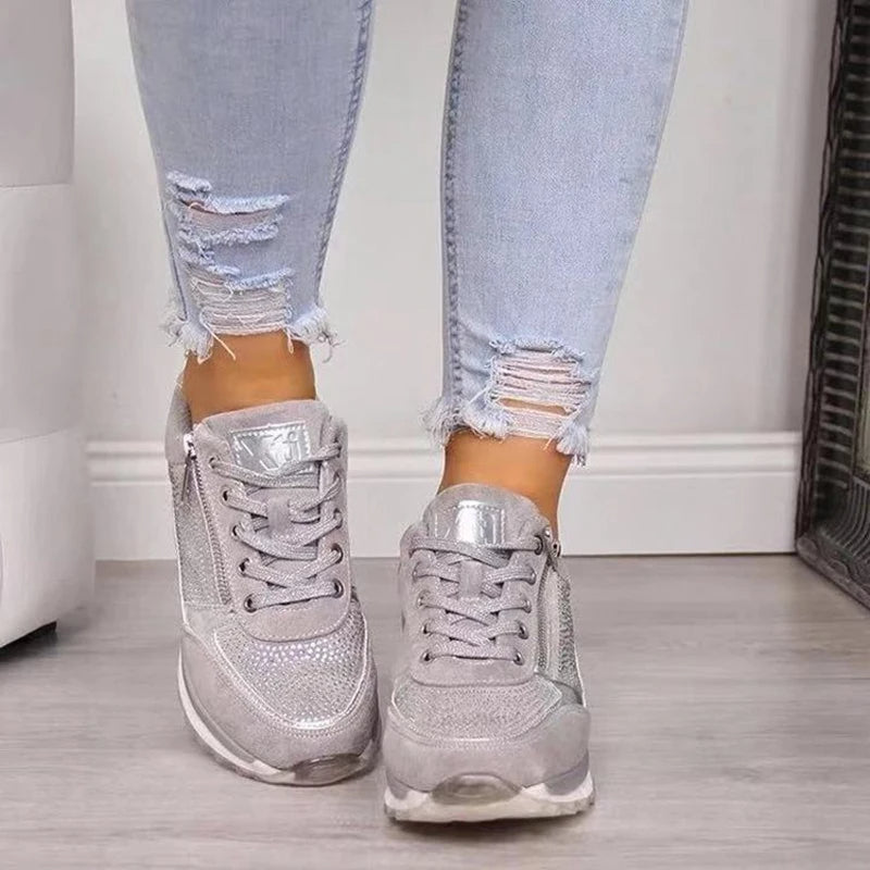 Dames sneakers met kristalaccenten en plateauzool