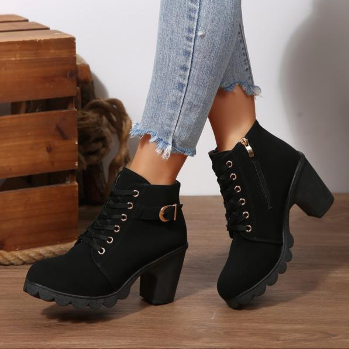 Gretchen | Chic Veterschoenen met Metalen Gesp en Chunky Enkellaarsjes