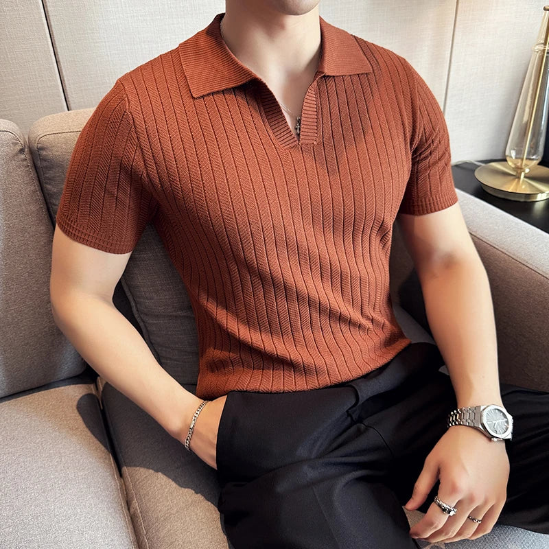 Gestreept poloshirt met V-hals voor heren