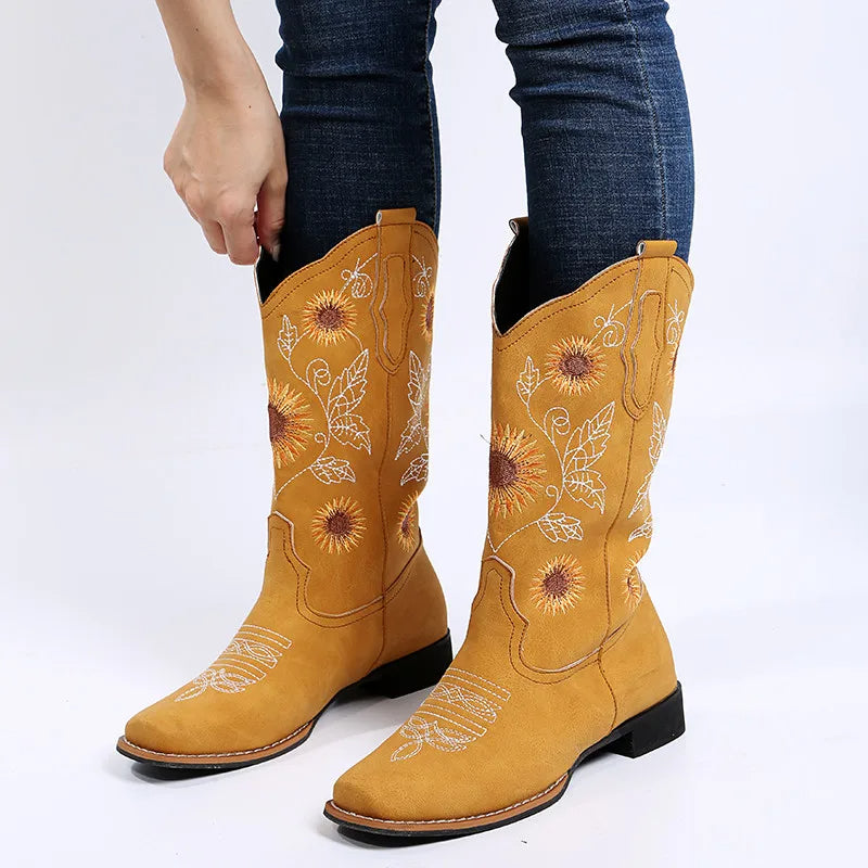 Geborduurde Slip-on Rijlaarzen met Lage Hak