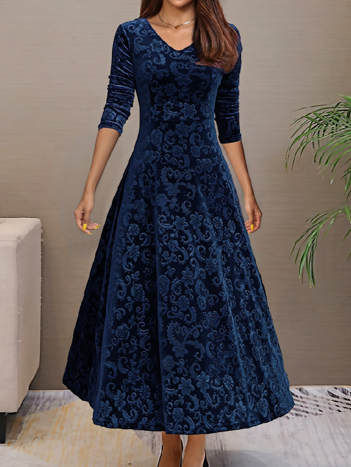 Delora | Elegante fluwelen feestjurk met V-hals