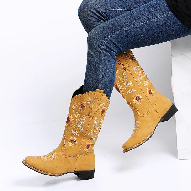 Geborduurde Slip-on Rijlaarzen met Lage Hak