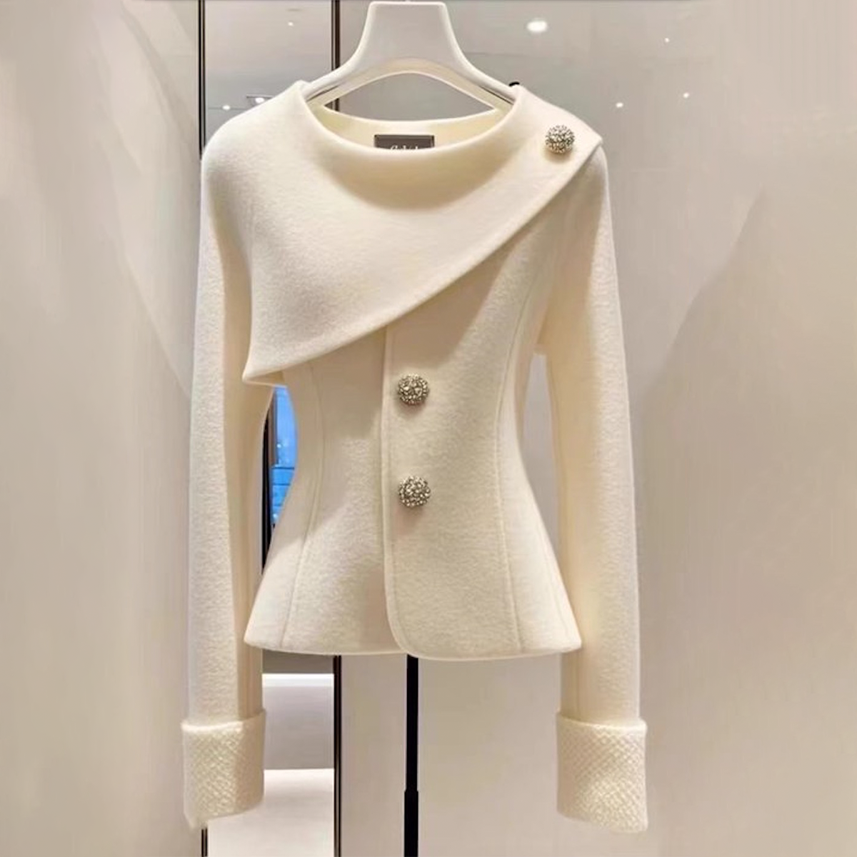 LIV – TIMELOZE ELEGANTIE KNOPJACK