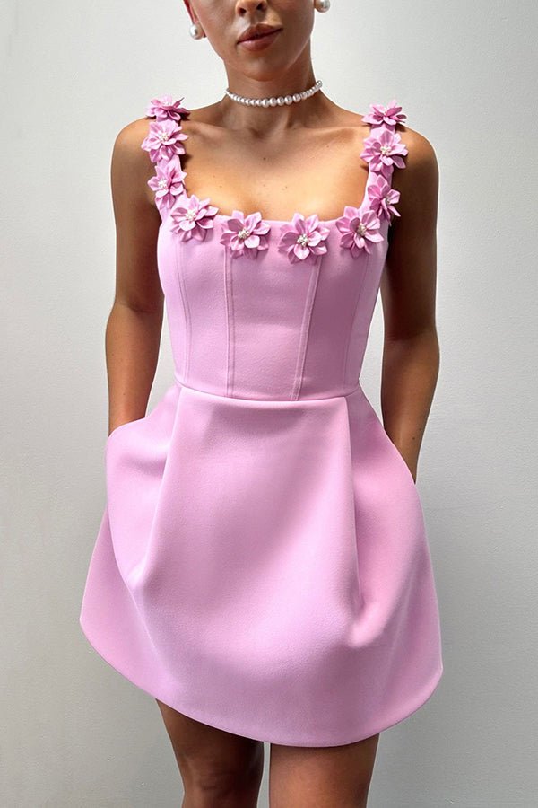 Cindy | Feminien Mini-Jurk met Bloemapplicaties