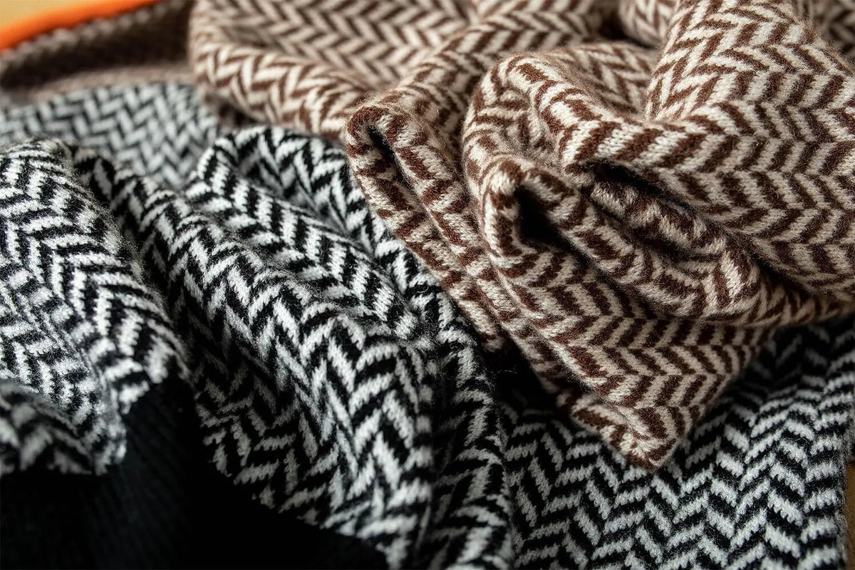 JANELLE – HERRINGBONE HIGH-NECK TRUI