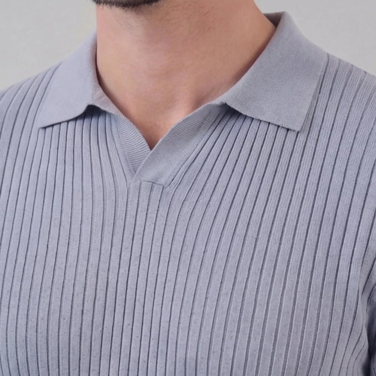 Ribbed polo shirt met V-neck