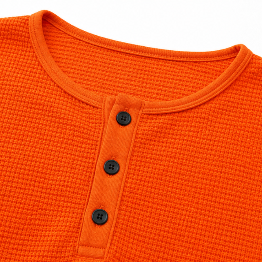 Warmwich – De Waffle Henley Die Nooit Ergens Op Lijkt Te Zijn Geworpen