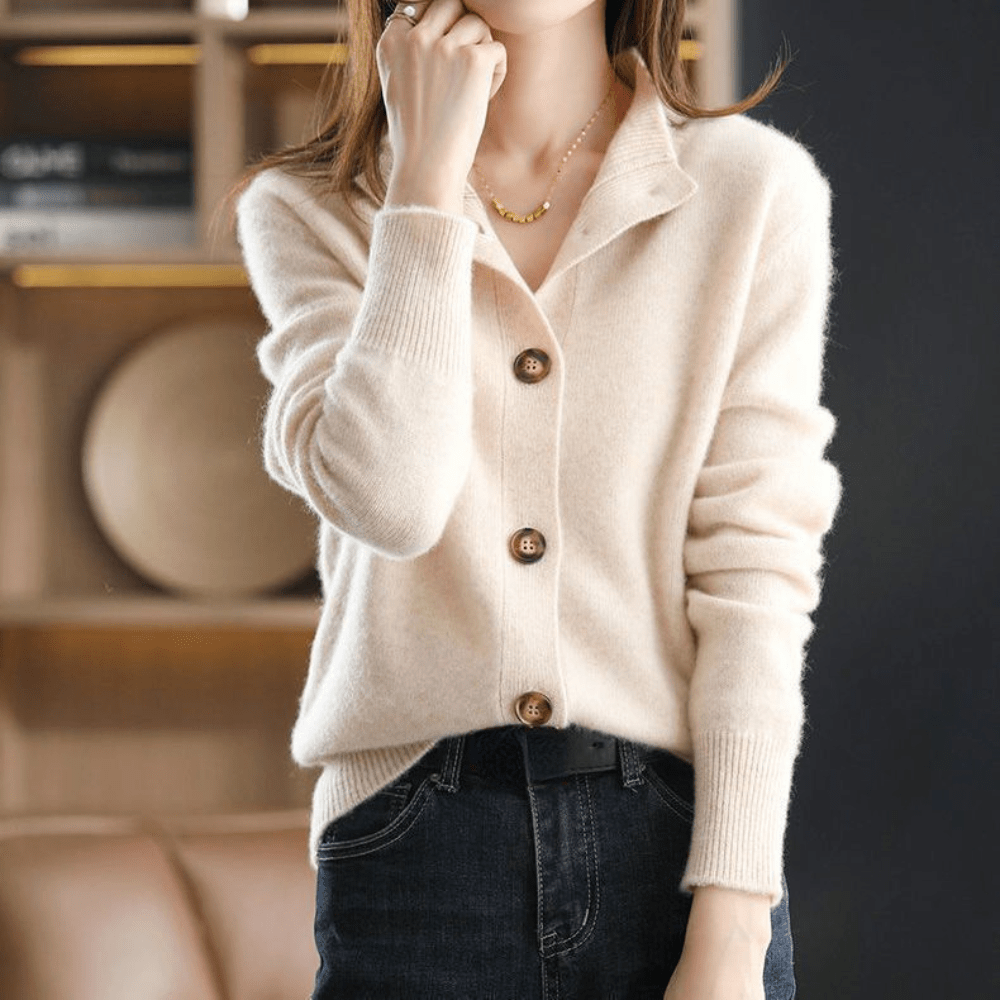 CLARA – COZY CHARM KNOPEN TRUI