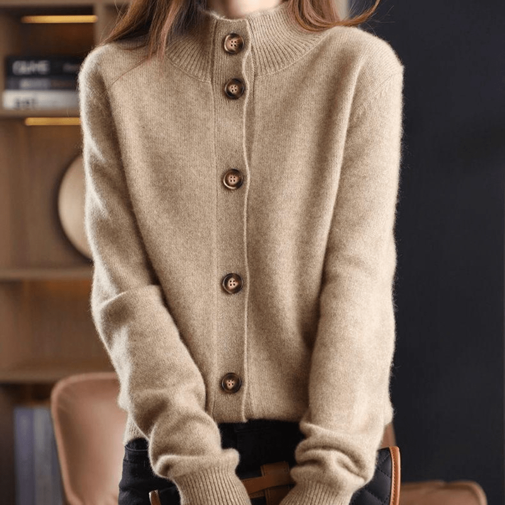 CLARA – COZY CHARM KNOPEN TRUI