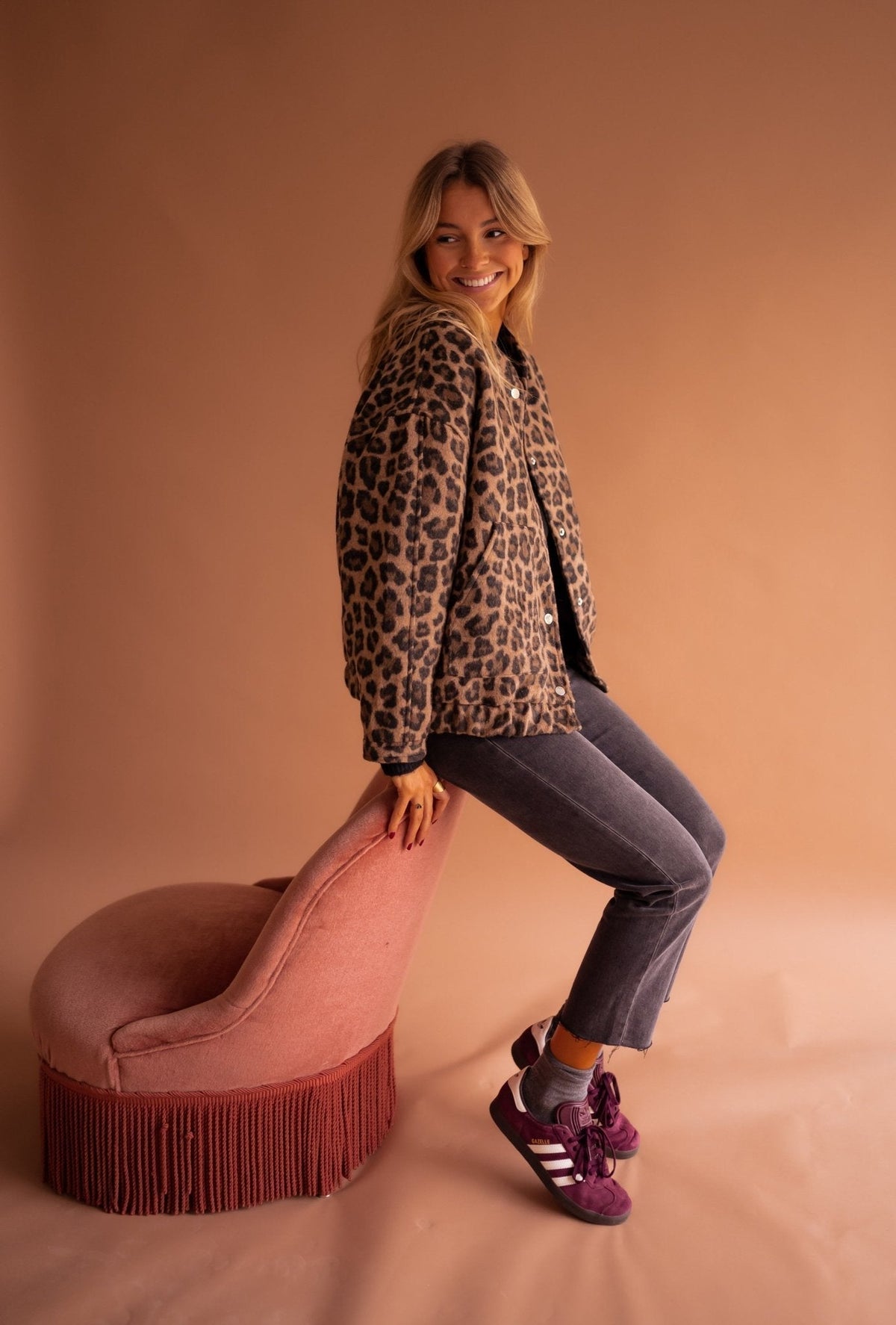 Dames Bruin Bomberjack met Luipaardprint en Comfortabele Pasvorm