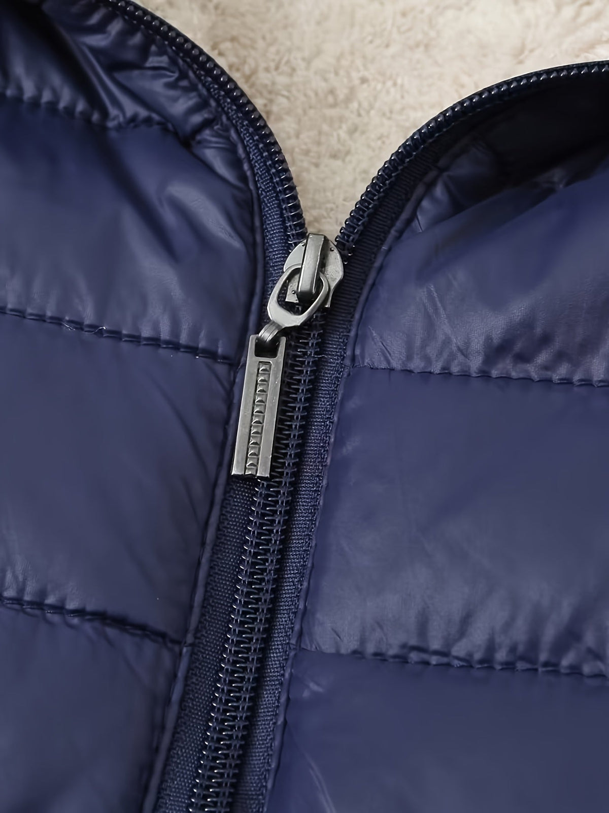 Nina | Warme puffy jas met rits en imitatiefbont voering